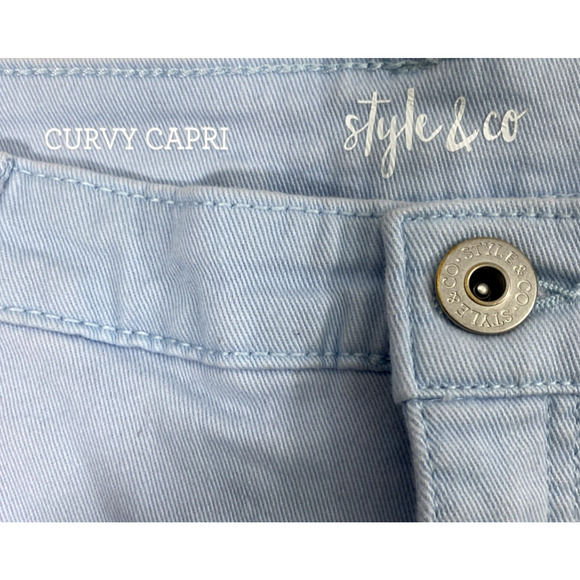 Style & Co Curvy Capri Jeans Womens Size 16 Light Blue Denim Stretch Pockets - Picture 3 of 13